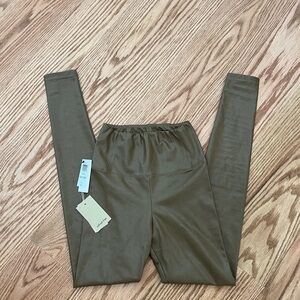 Aritzia Daria leggings